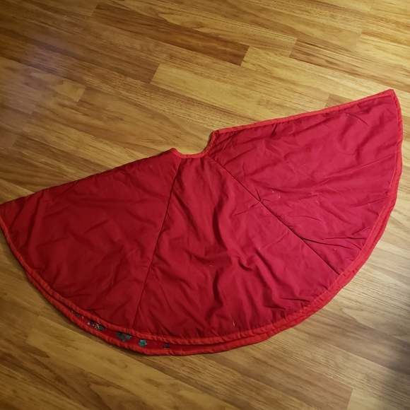 Christmas  Red  Tree Skirt With Poinsettia Pattern - Picture 4 of 5